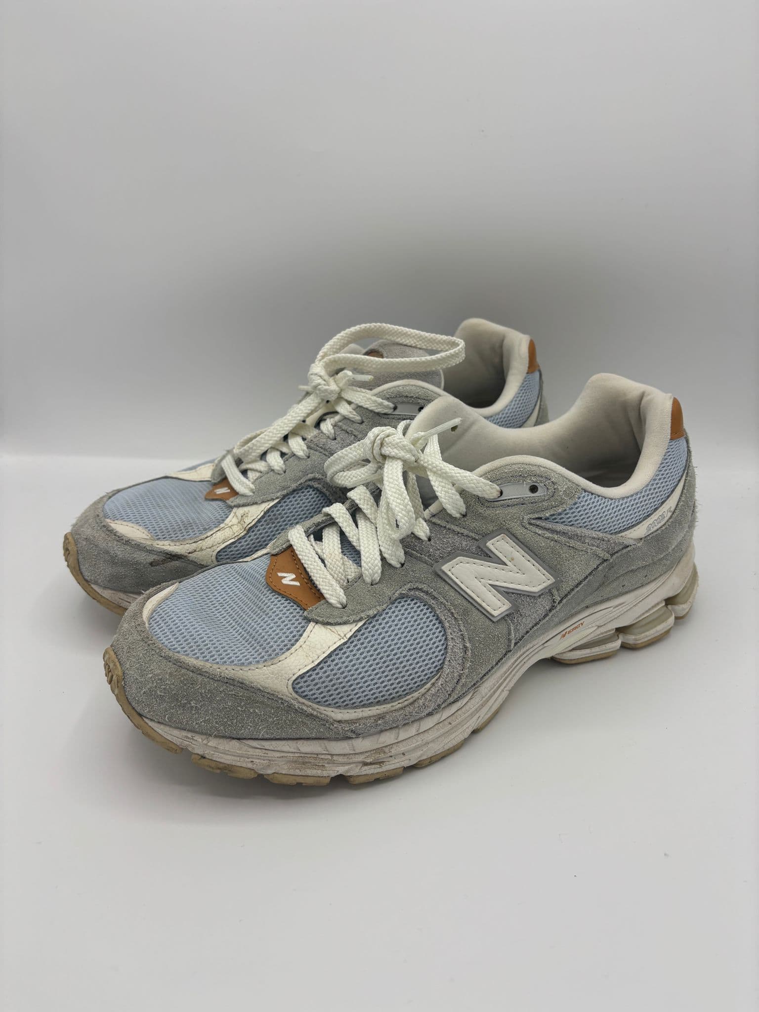 Réalisation en atelier — Nettoyage de chaussure en daim