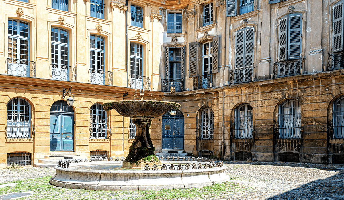 Vue de Aix-en-Provence, ville desservie par la Laverie des Sneakers