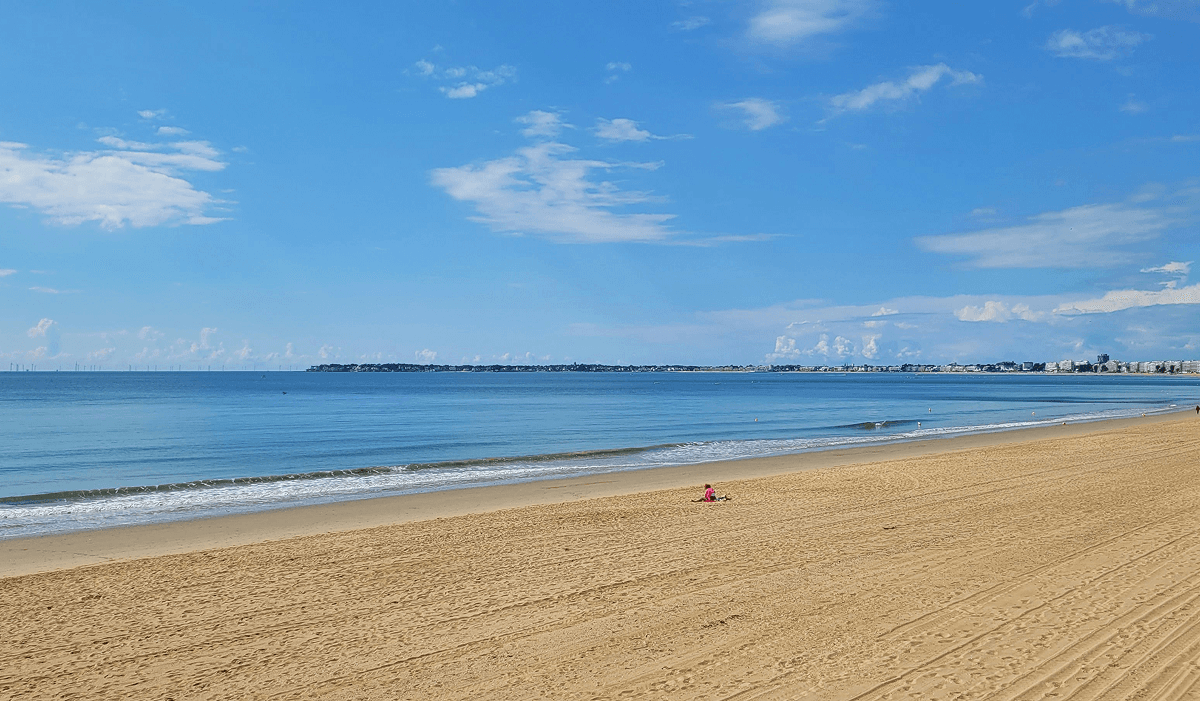 Vue de La Baule, ville desservie par la Laverie des Sneakers