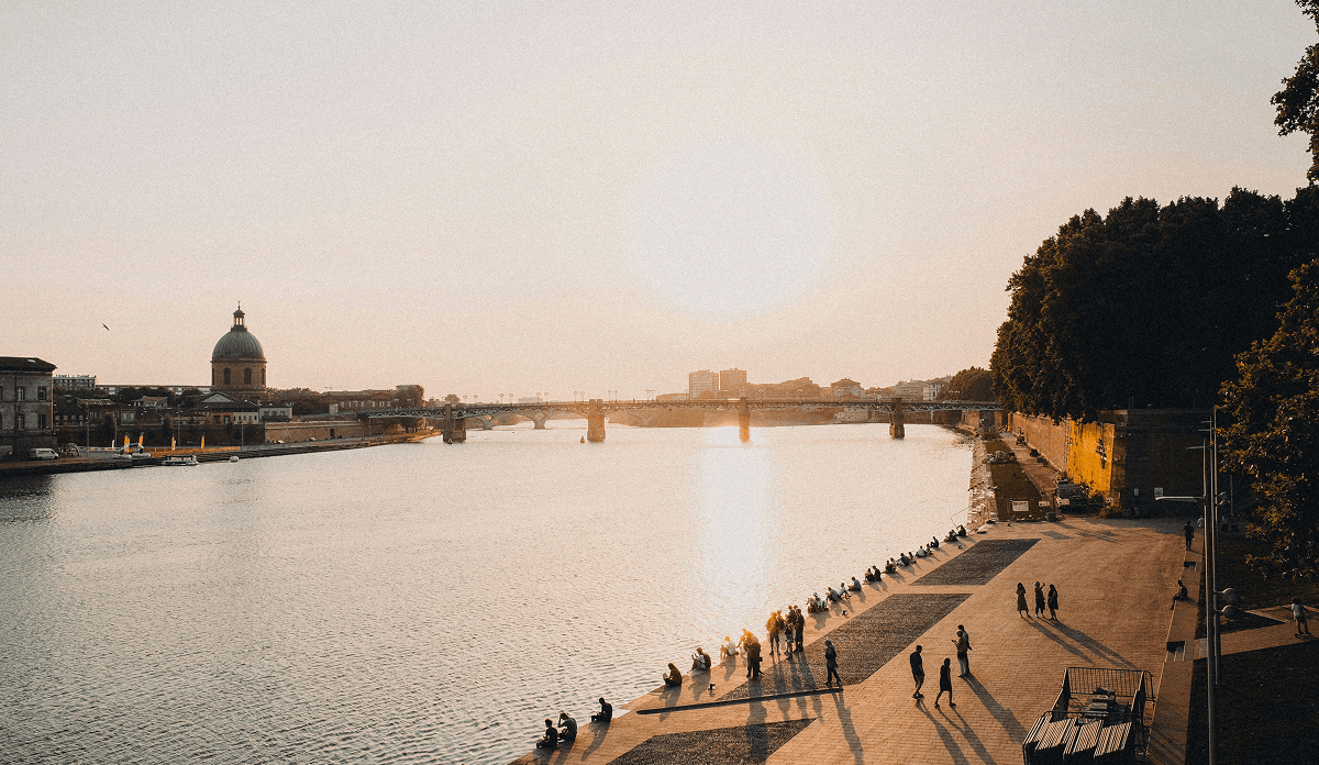 Vue de Toulouse, ville desservie par la Laverie des Sneakers