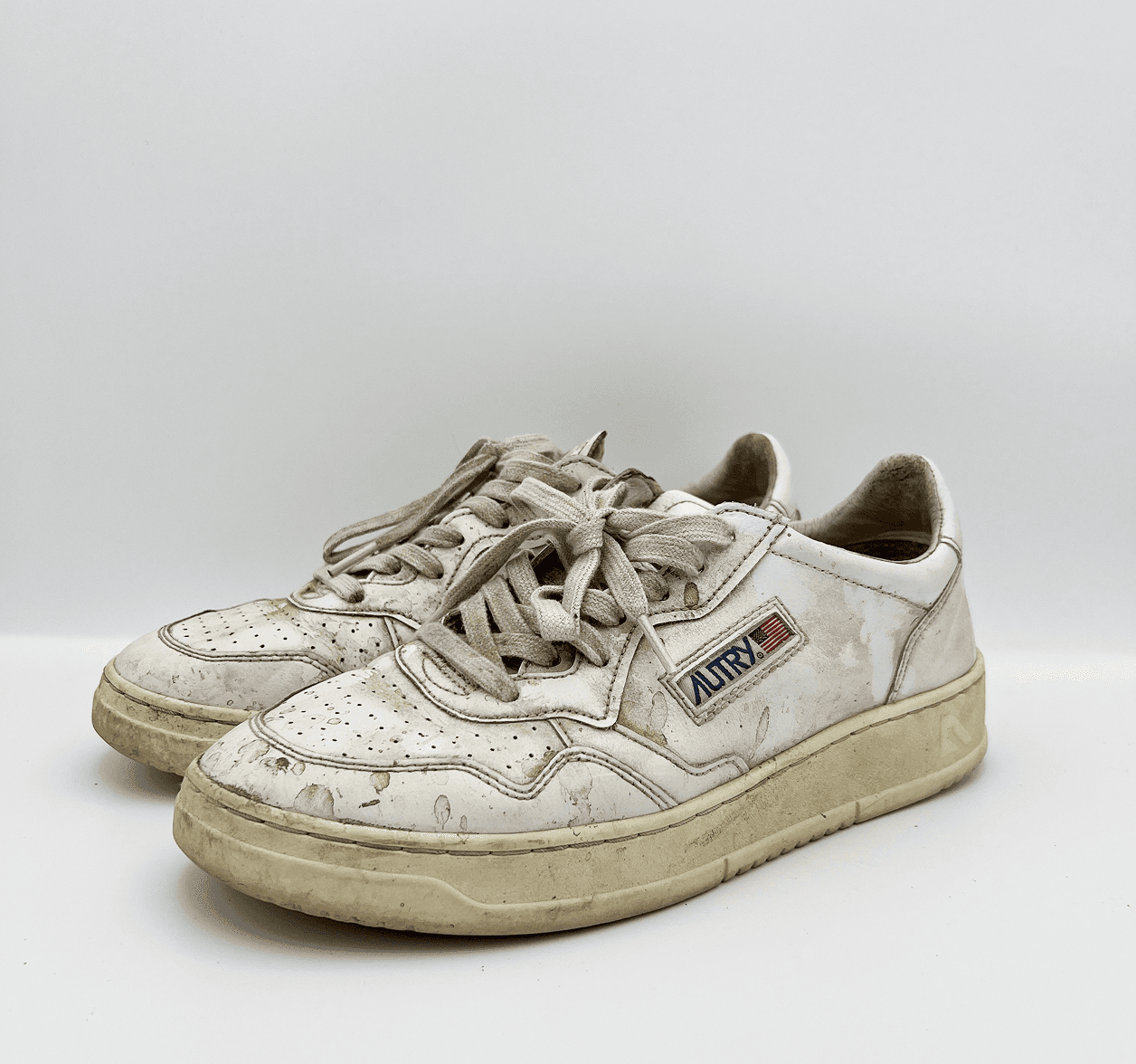 Sneakers Autry avant le soin