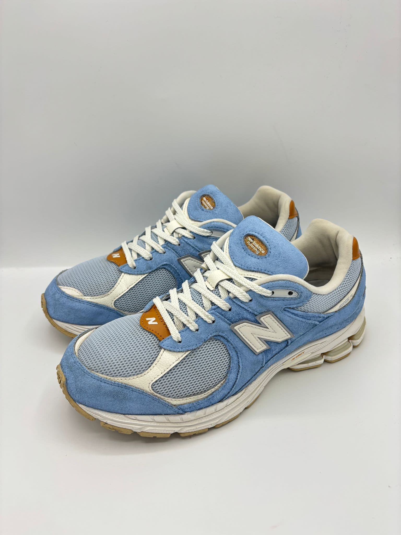 Réalisation en atelier — Nettoyage de chaussure en daim