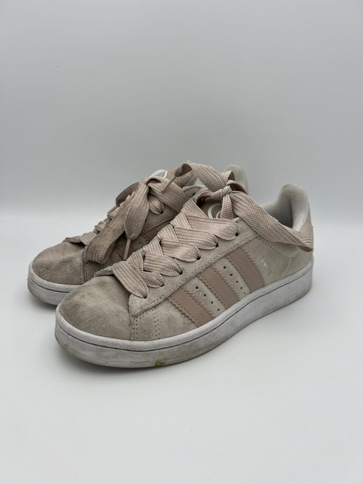 Adidas Campus 00s avant nettoyage dans notre atelier