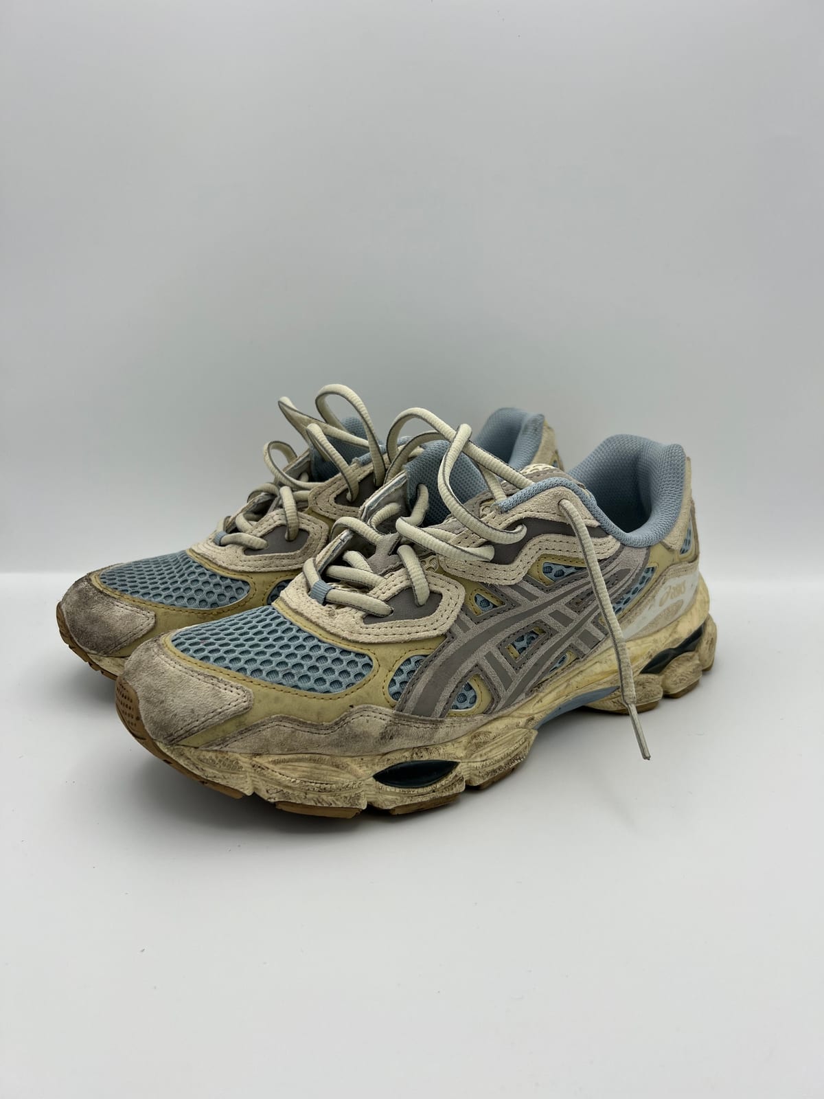ASICS GEL-NYC avant nettoyage dans notre atelier