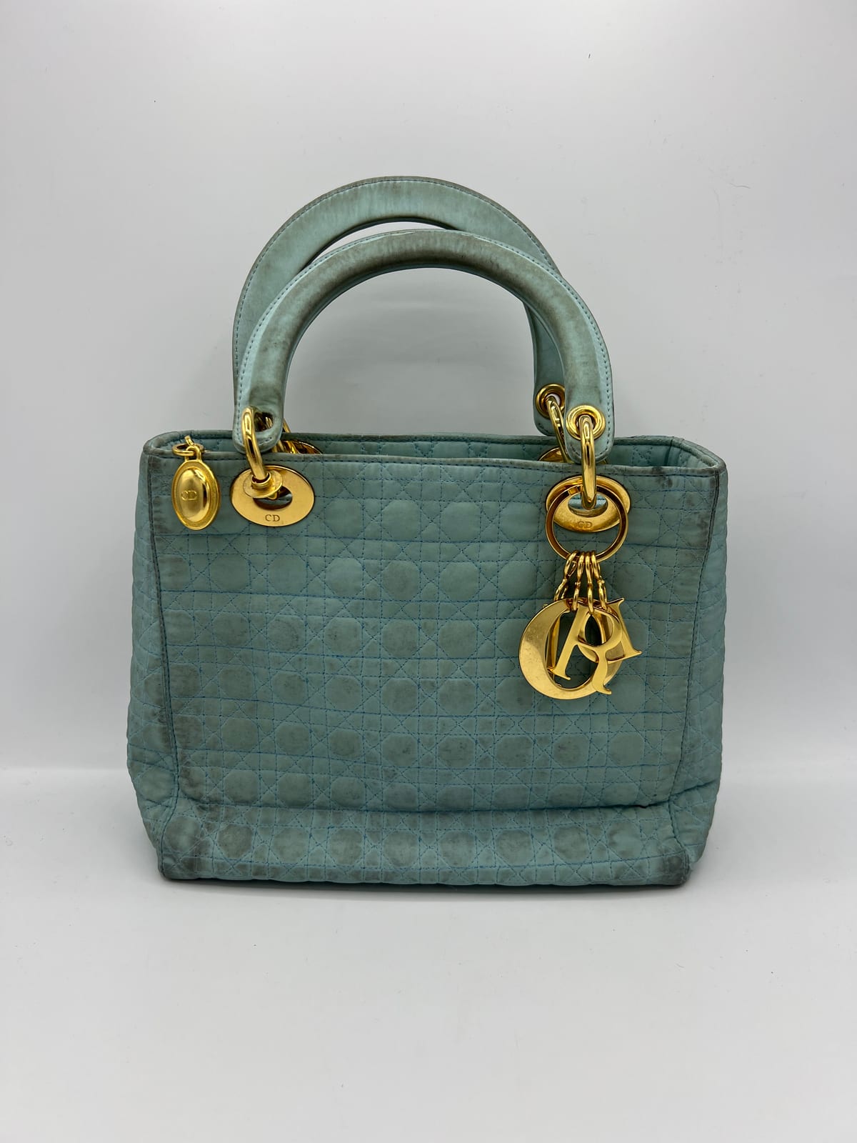 Sac Lady Dior bleu avant sa prise en charge dans notre atelier
