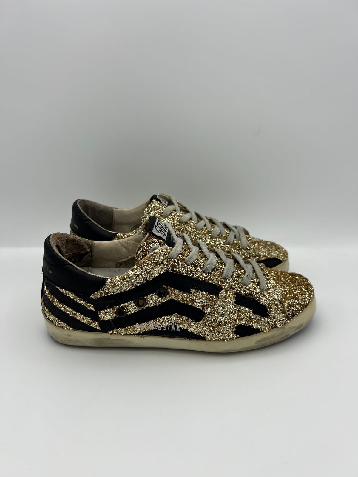 Golden Goose Super-Star après nettoyage et rénovation dans notre atelier