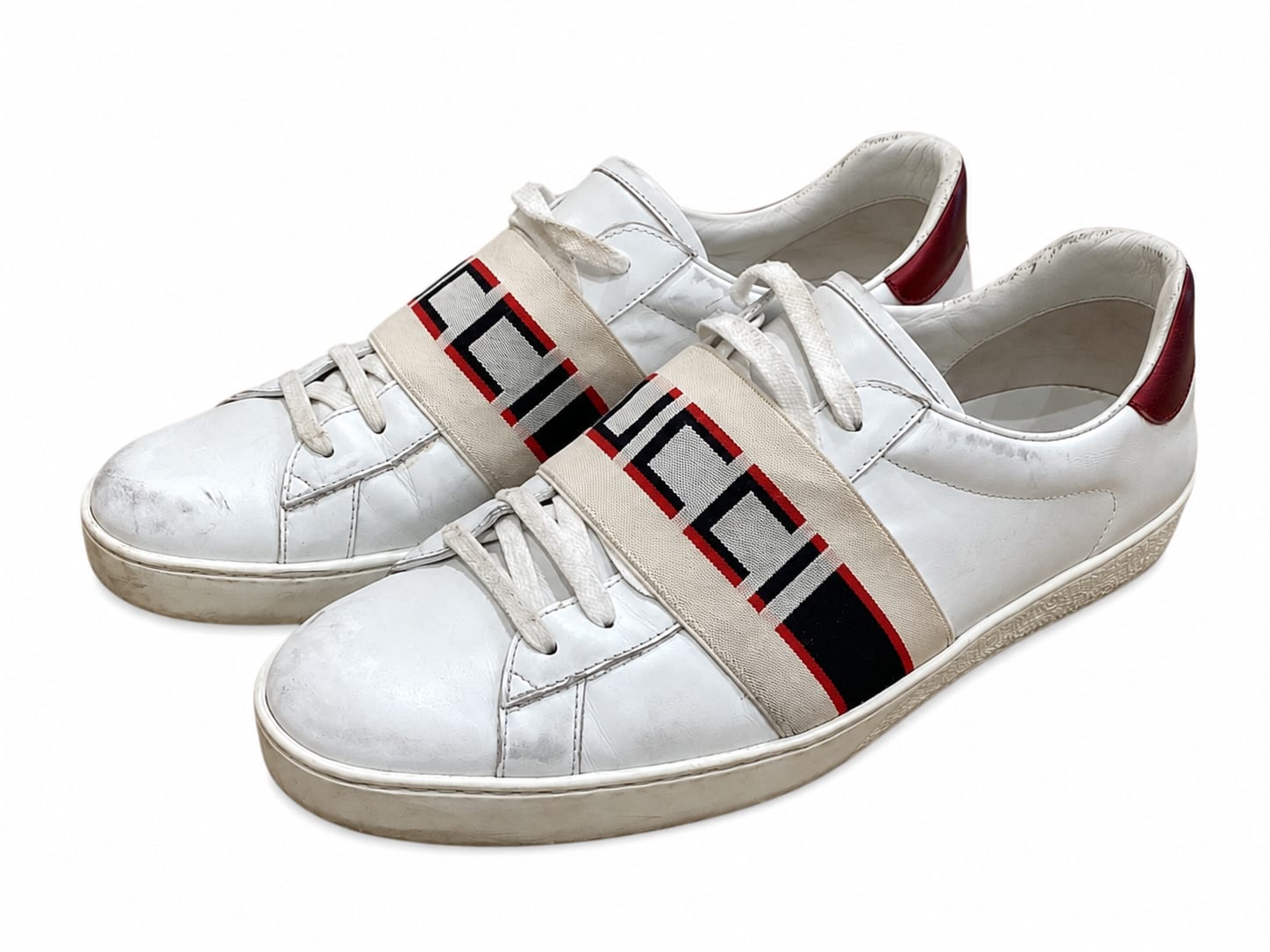 Gucci Ace · vue latérale avant nettoyage dans notre atelier