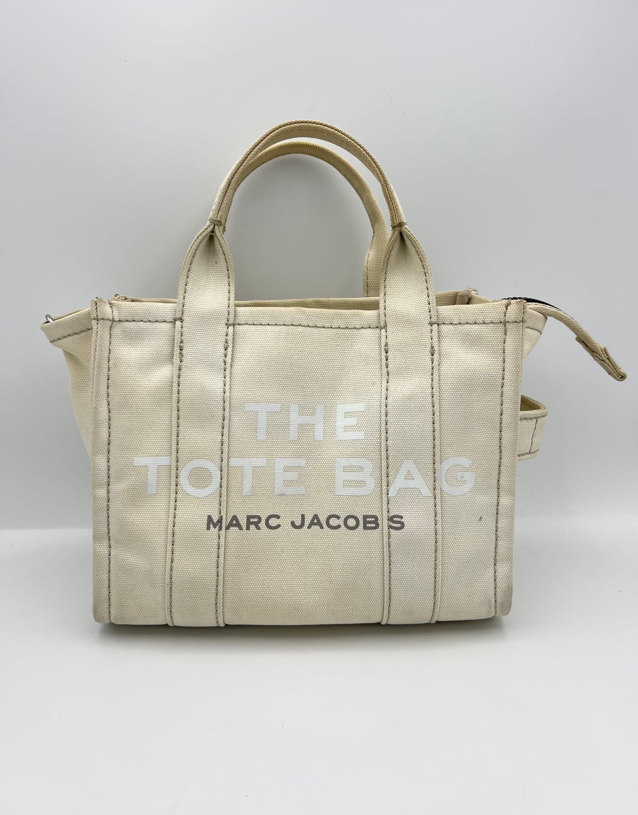 Sac Marc Jacobs The Tote Bag en toile après les soins réalisés dans notre atelier