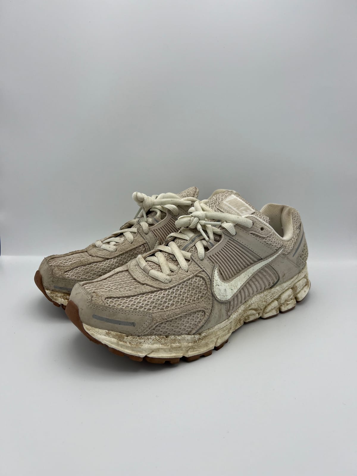 Nike Zoom Vomero 5 avant nettoyage dans notre atelier