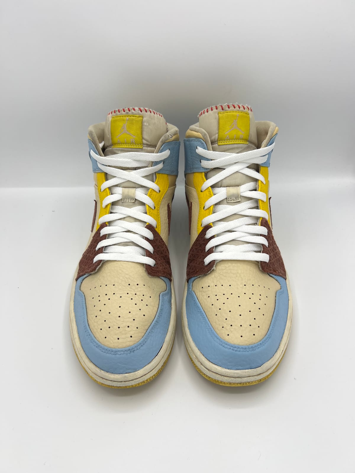 Air Jordan 1 High multicolores après les soins dans notre atelier