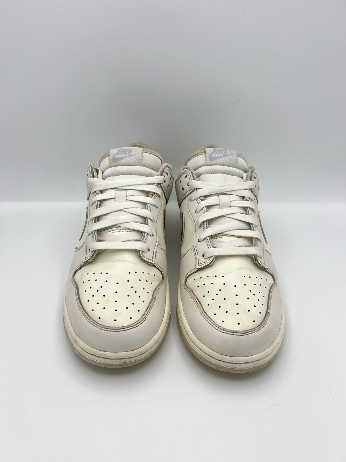 Nike Dunk Low claires après les soins dans notre atelier