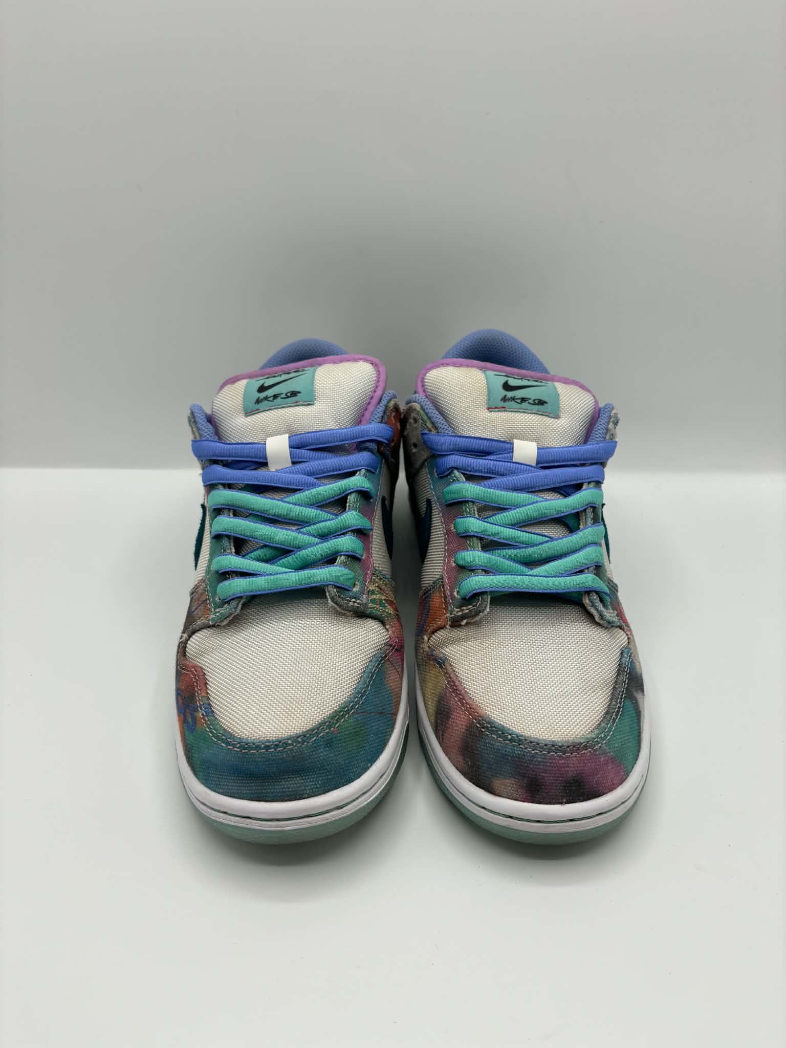 Nike Dunk multicolores après les soins dans notre atelier
