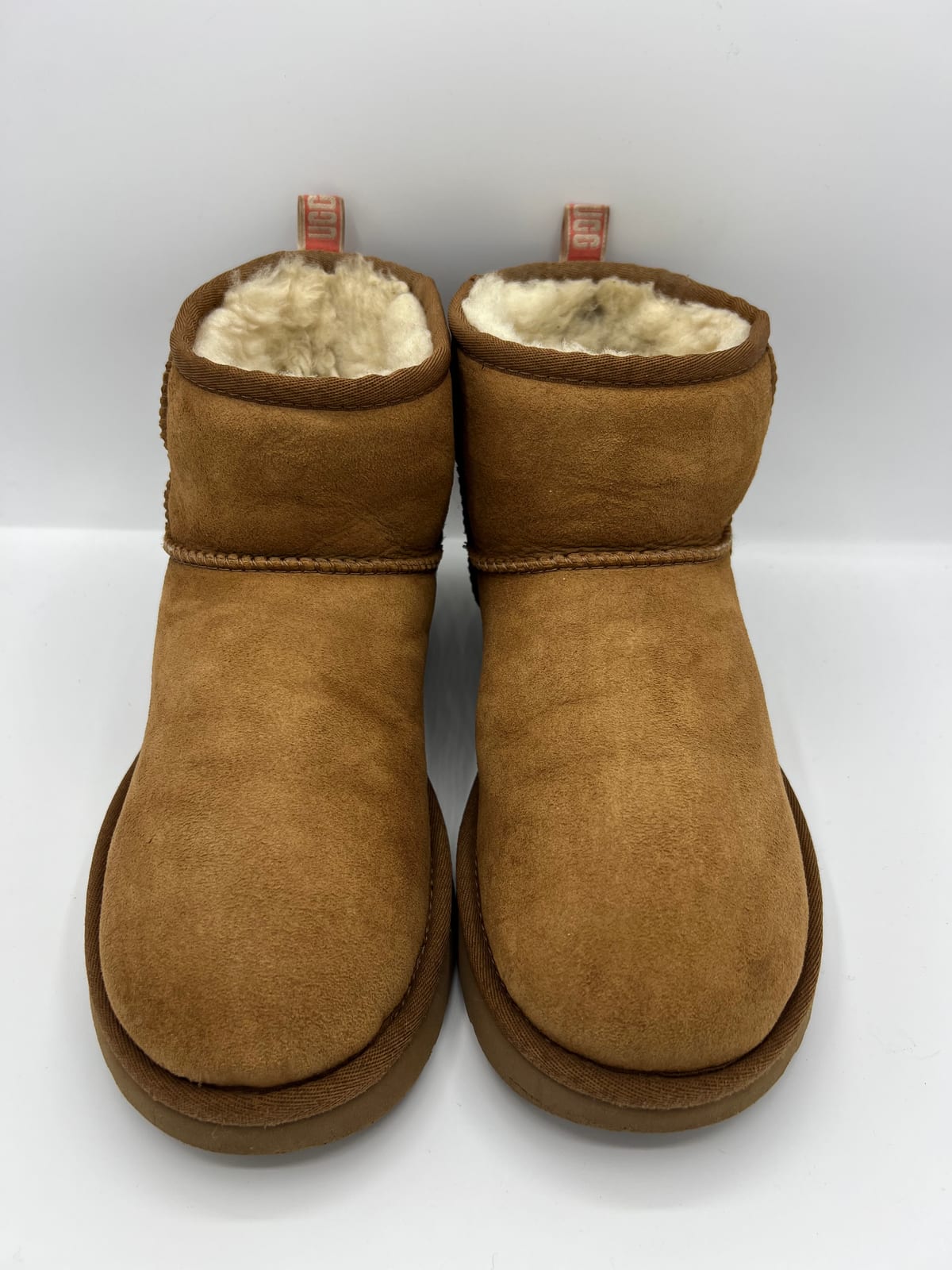 UGG Classic Mini : traces d’usage après les soins dans notre atelier
