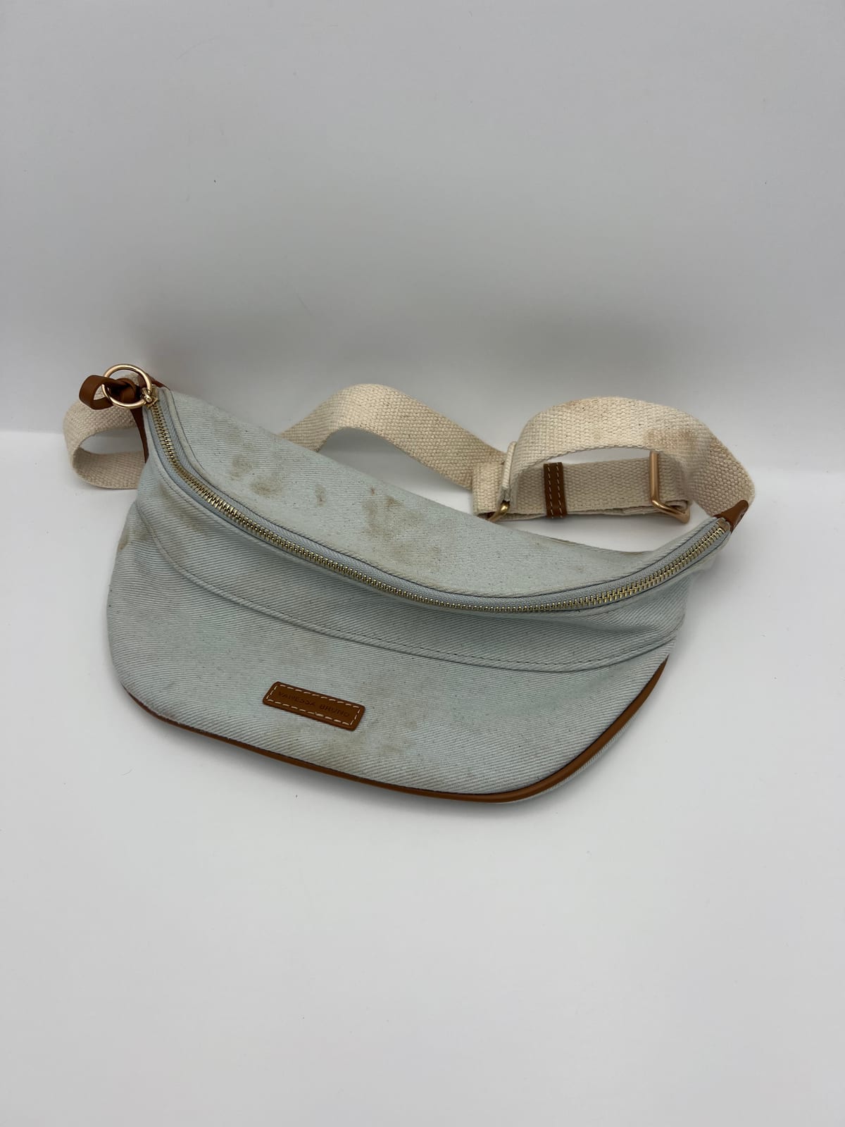 Sac Vanessa Bruno à bandoulière avant sa prise en charge dans notre atelier